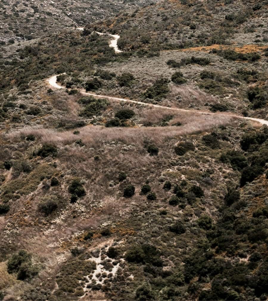 FACTIUN FIX® solar plant on uneven terrain with steep slopes.